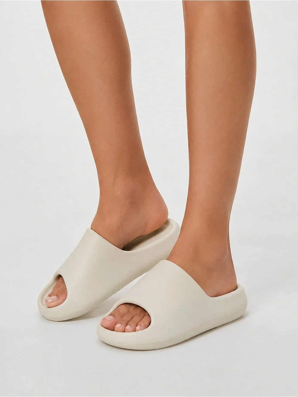 Yeezy Slide Sandals Ivory/Cream – Size 7 – NEW with Bag